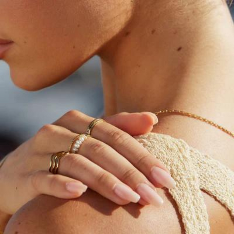 Gold pearl ring