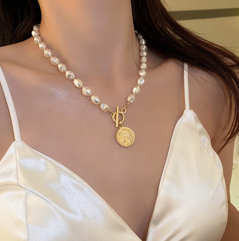Pearl Coin Pendant Necklace | Alexis