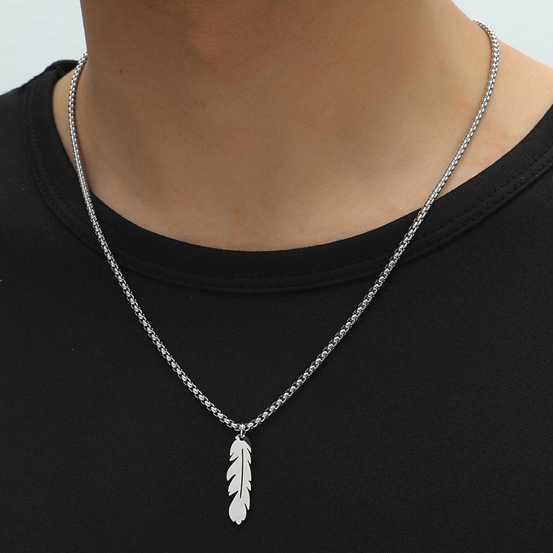 Silver Leaf Necklace | Tom