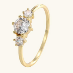 Gold diamond ring | Riley