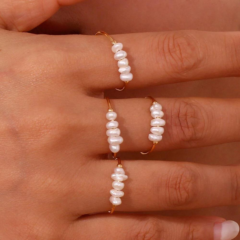 Gold pearl ring