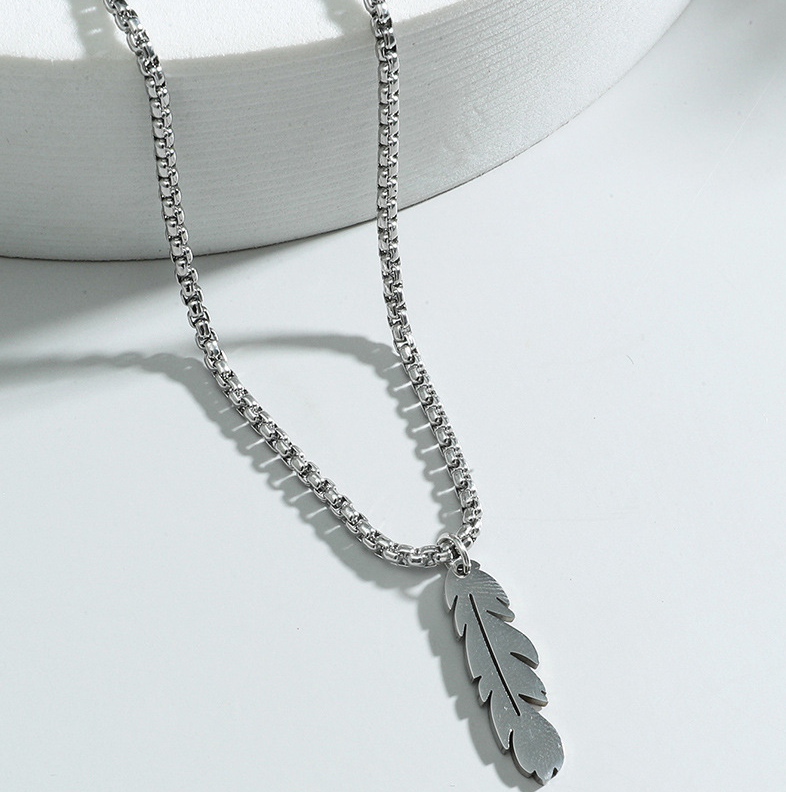 Silver Leaf Necklace | Tom