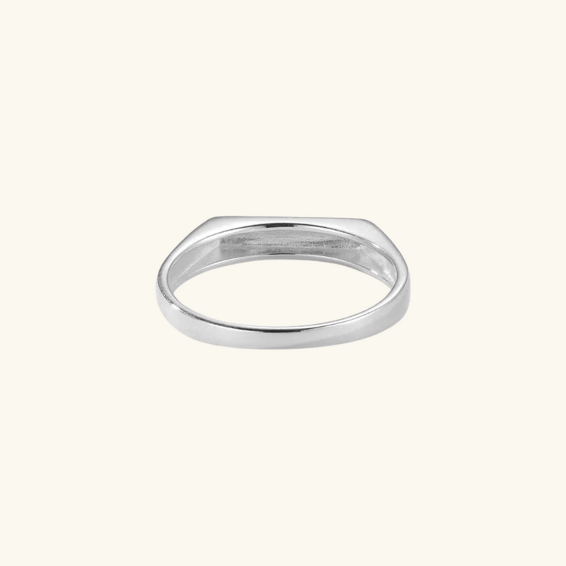 Silver signet | Leslie