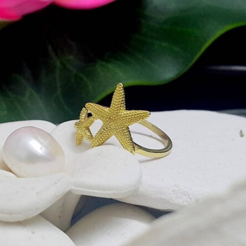 Gold starfish ring | Wanda