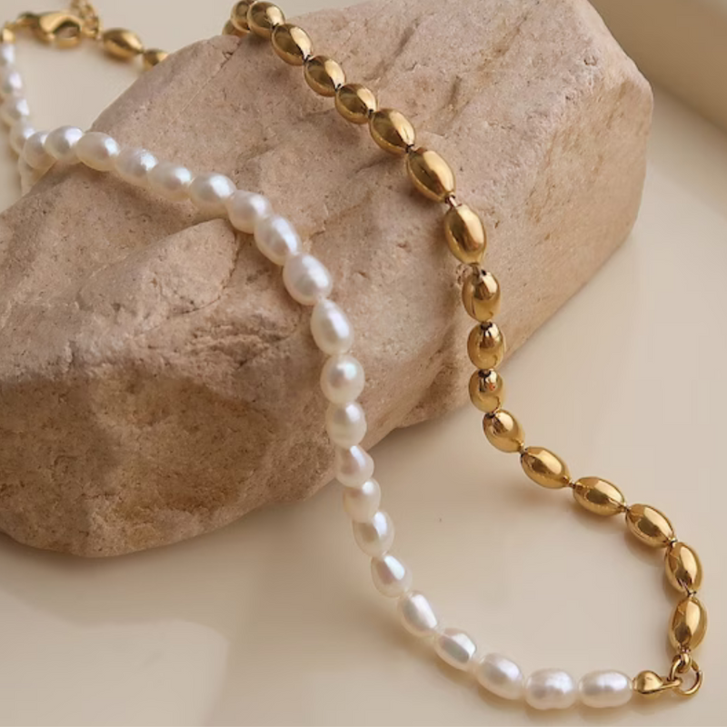 Pearl necklace | Julia