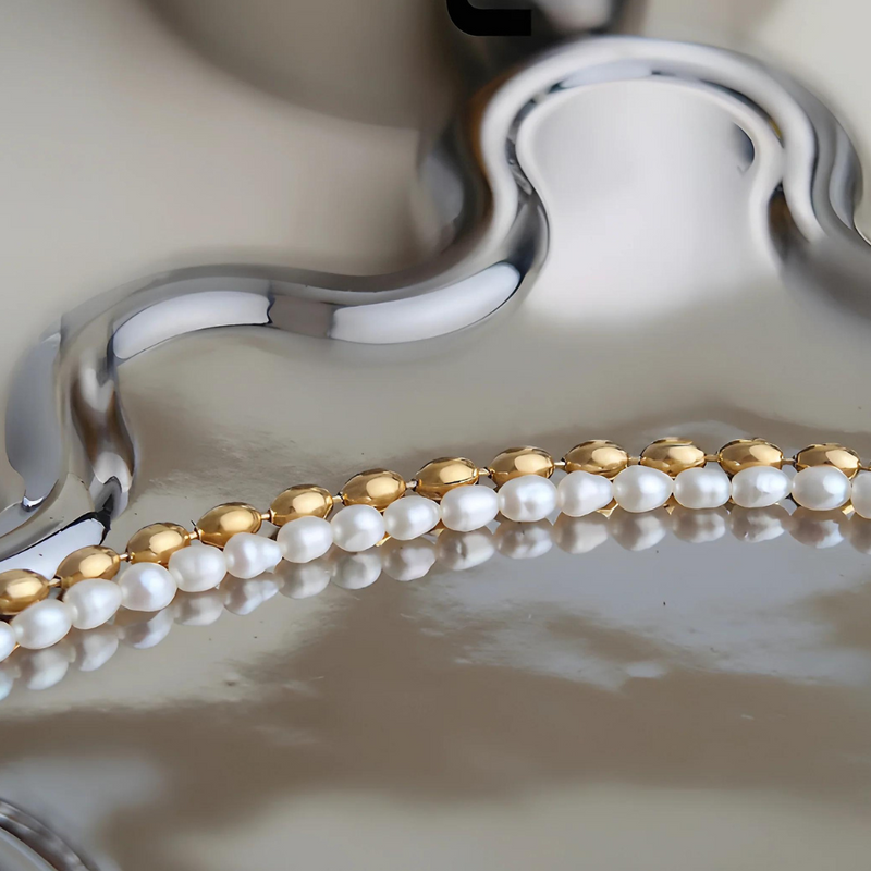 Pearl necklace | Julia