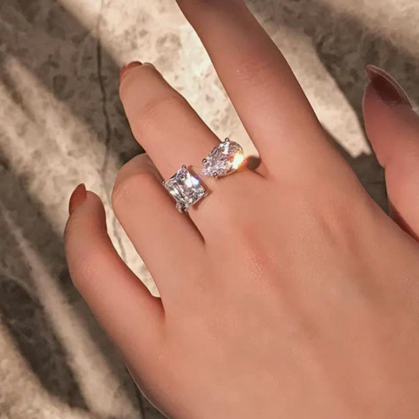 Silver ring with double diamond | Cassandra