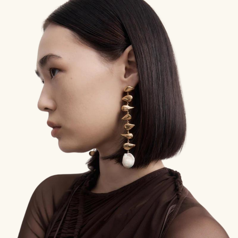 Dangling gold earrings | Leah
