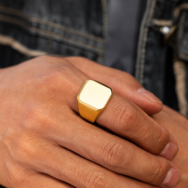 Gold Signet Ring | Rafael