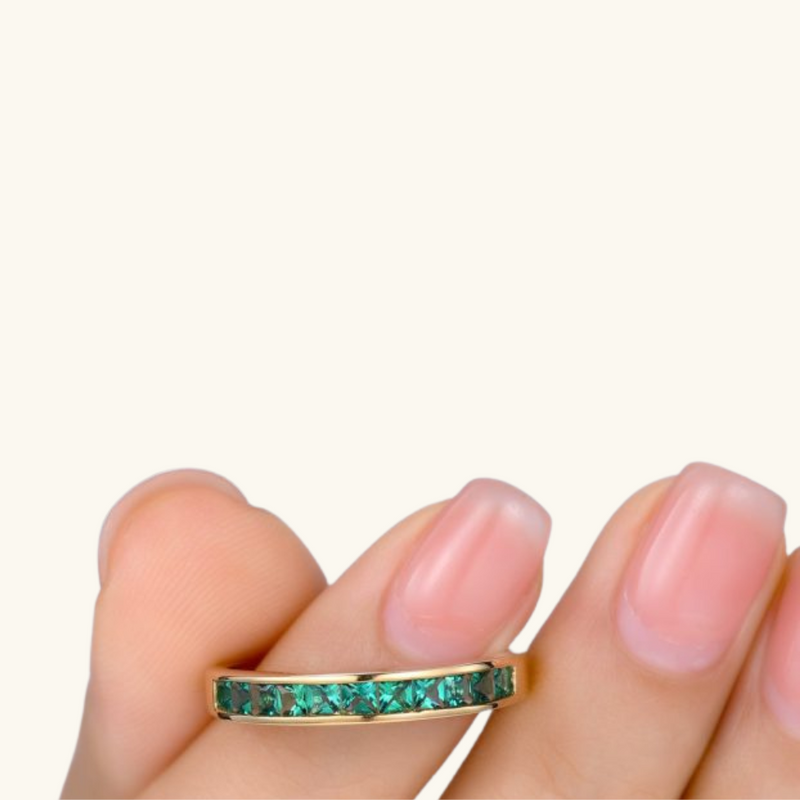 Gold diamond ring | Vivian
