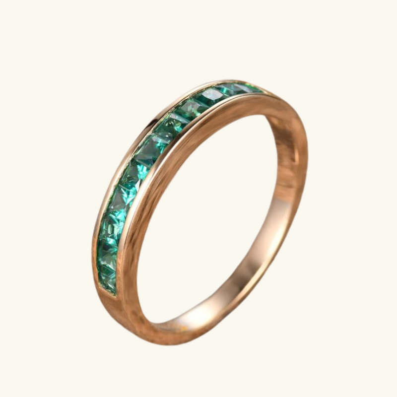 Gold diamond ring | Vivian