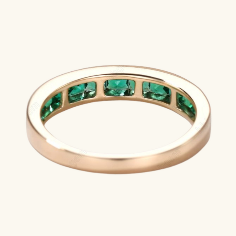 Gold diamond ring | Vivian