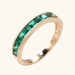 Gold diamond ring | Vivian