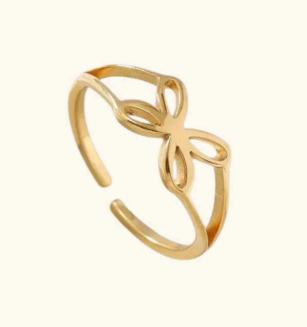 Gold butterfly ring | Margaret