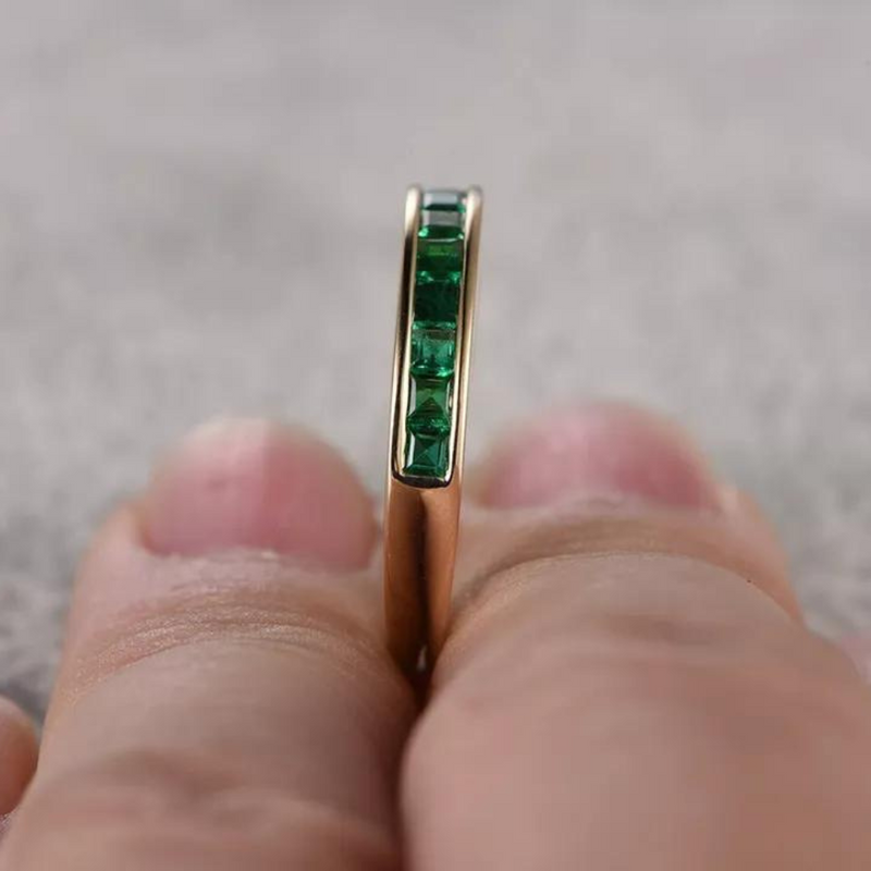 Gold diamond ring | Vivian