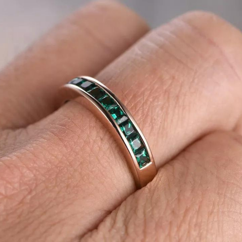 Gold diamond ring | Vivian