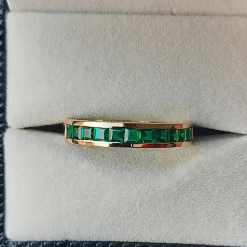 Gold diamond ring | Vivian