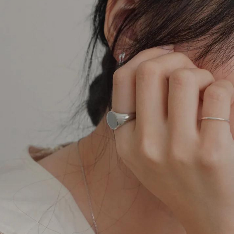 Silver signet ring | Laura