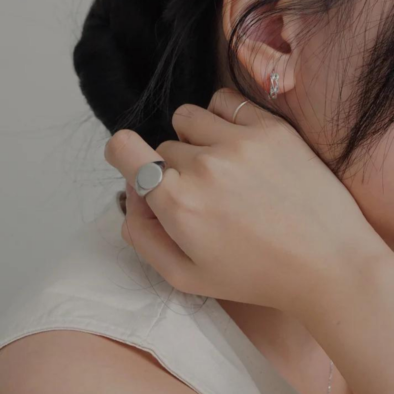 Silver signet ring | Laura
