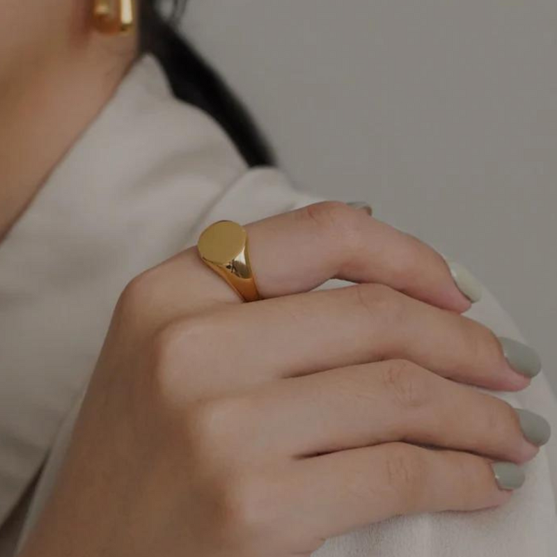 Gold Signet Ring | Sophia