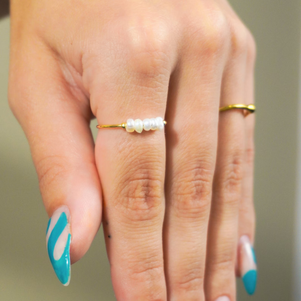 Gold pearl ring