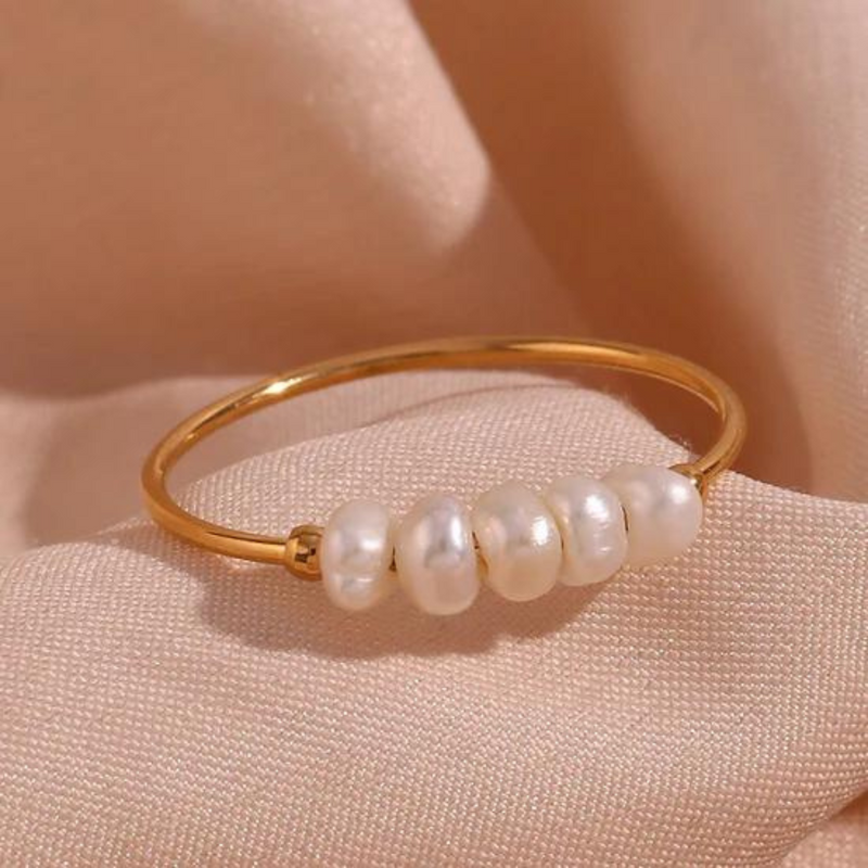 Gold pearl ring