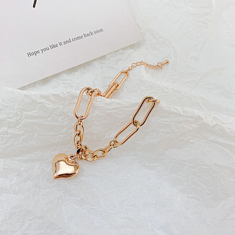 Gold heart bracelet | Camila