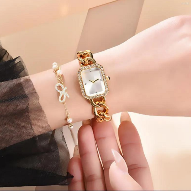 Gold link watch | Allison