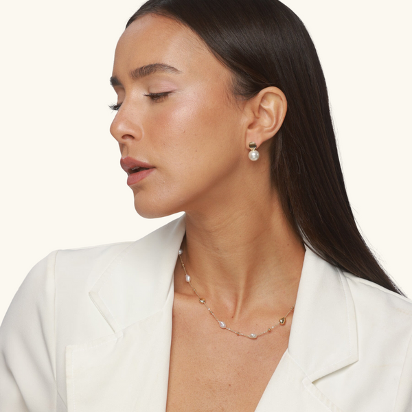 Gold pearl earrings | Milan