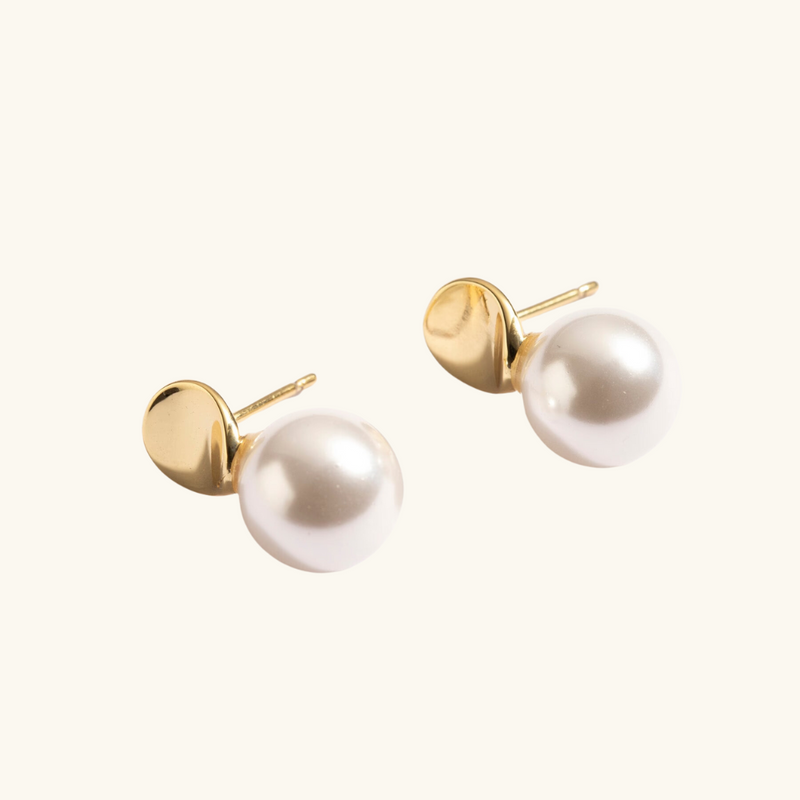 Gold pearl earrings | Milan