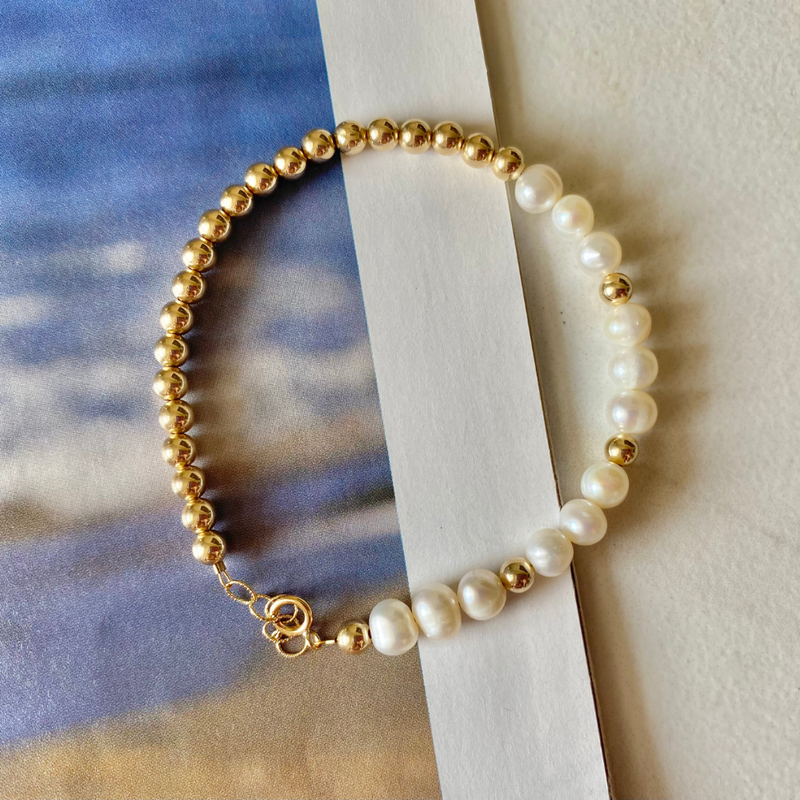 Gold Pearl Bracelet | Jane