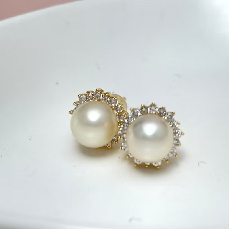 Pearl Gold Earrings | Emily