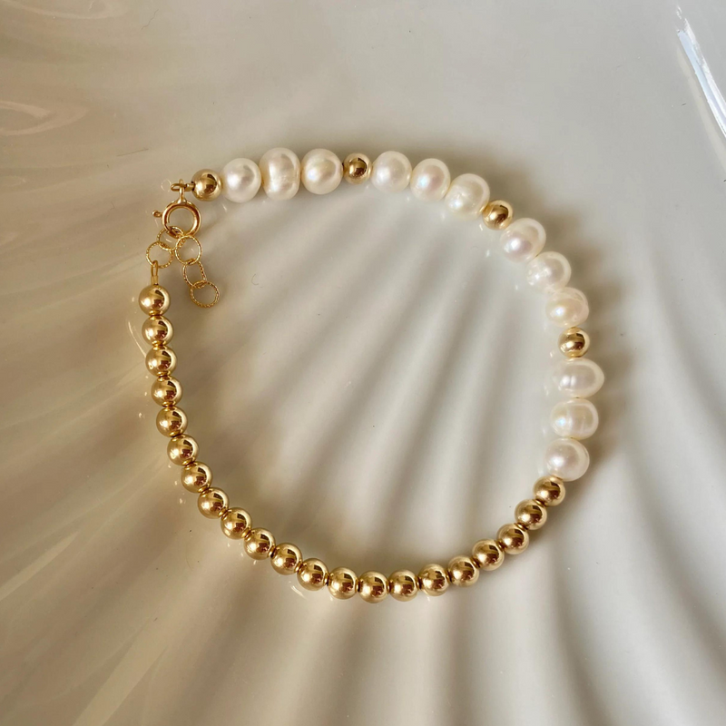 Gold Pearl Bracelet | Jane