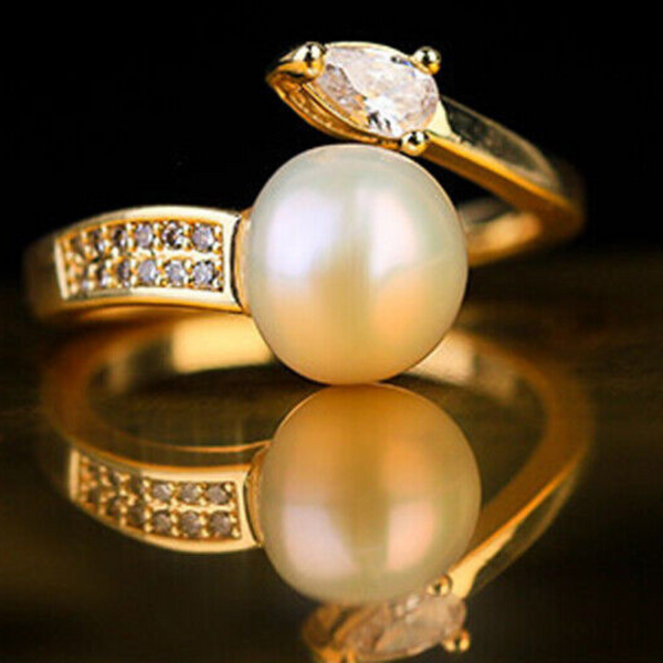 Gold Pearl Ring | Mia