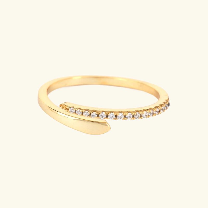 Gold diamond ring | Megan